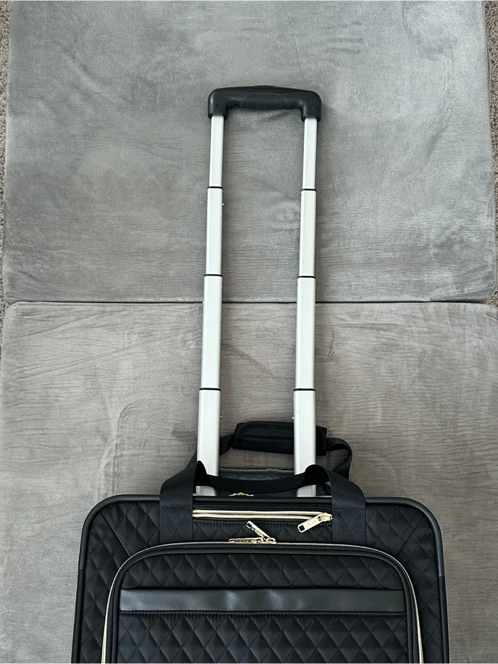 Quilted Black Laptop Travel Bag Gold Zippers Expandable Handle w/ Wheels Leke